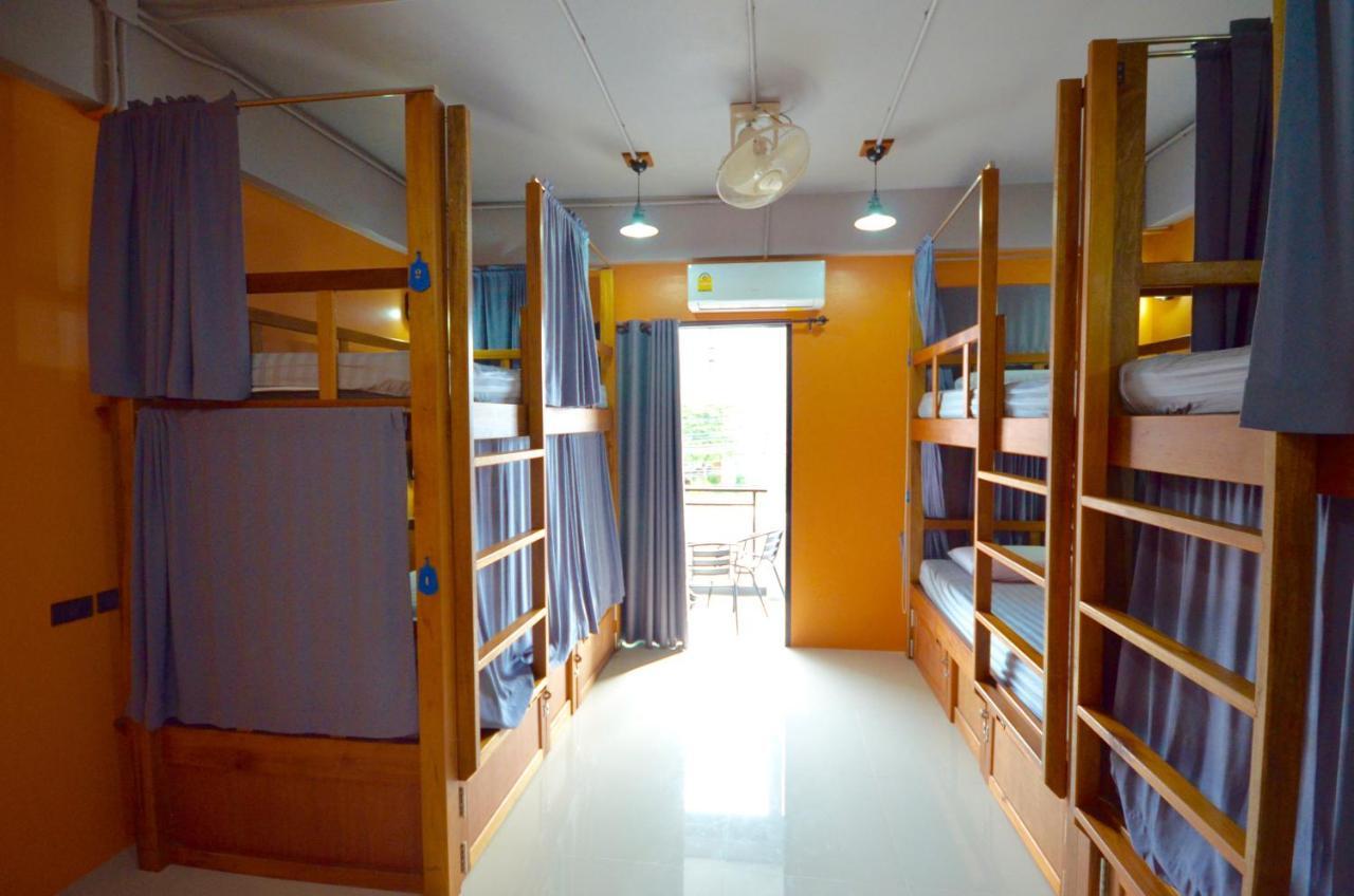 Nomad Hostel Krabi Exterior photo