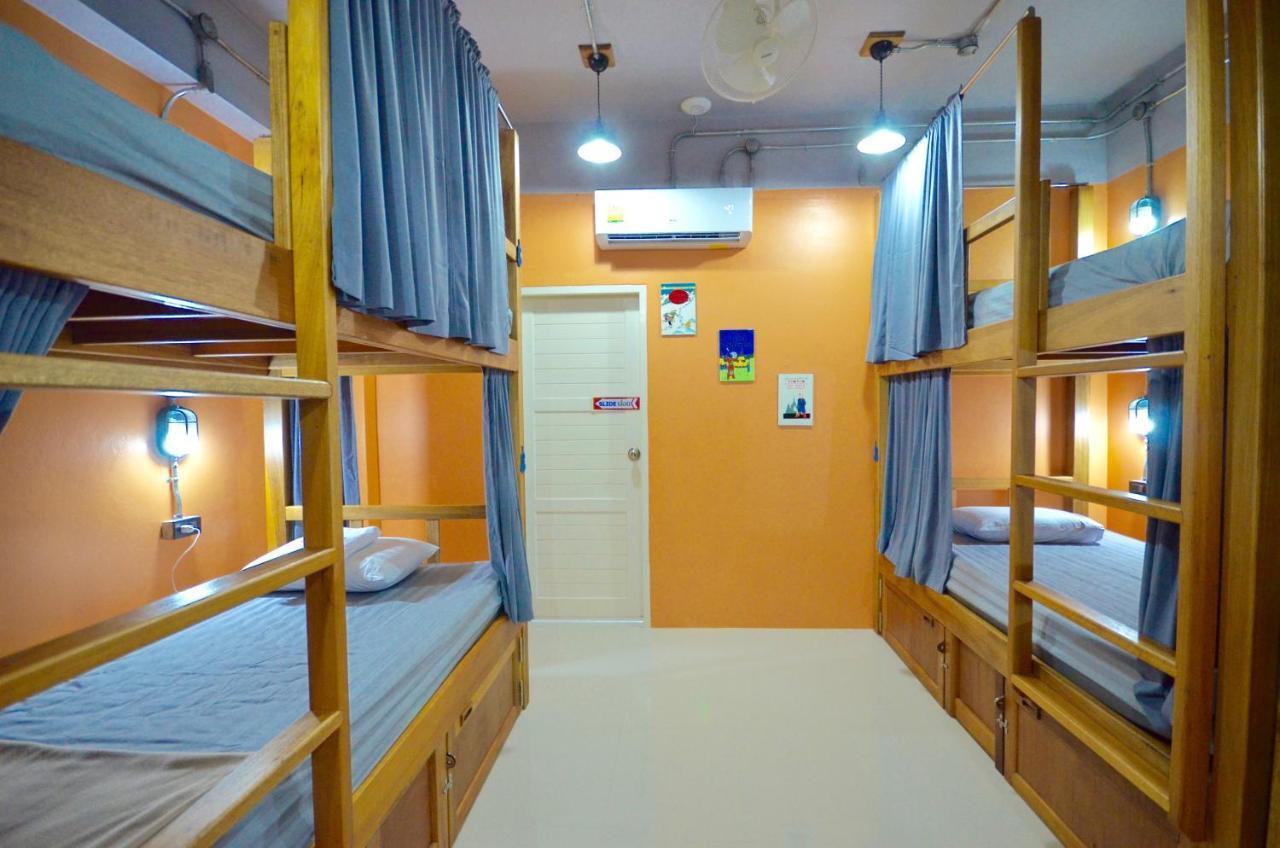 Nomad Hostel Krabi Exterior photo